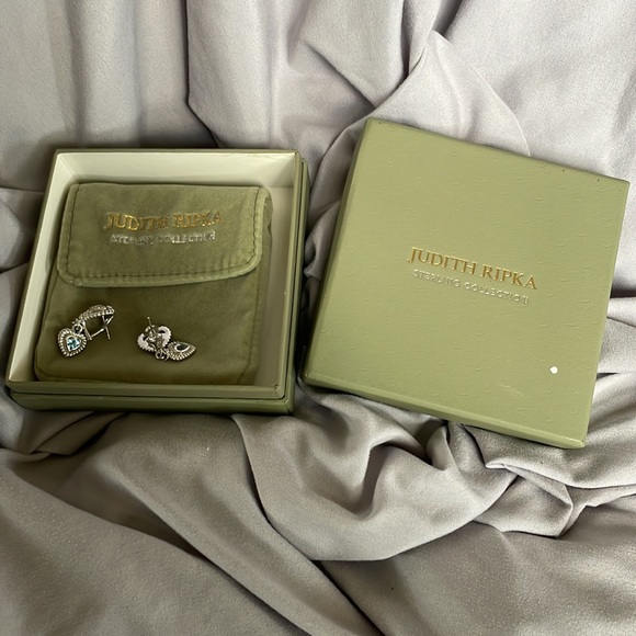 STUNNING Judith Ripka 925 SS Double Heart Blue Topaz/CZ Diamonique Earrings - Picture 11 of 11